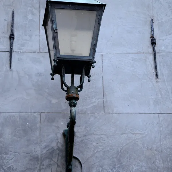 Trävägglampa violett small