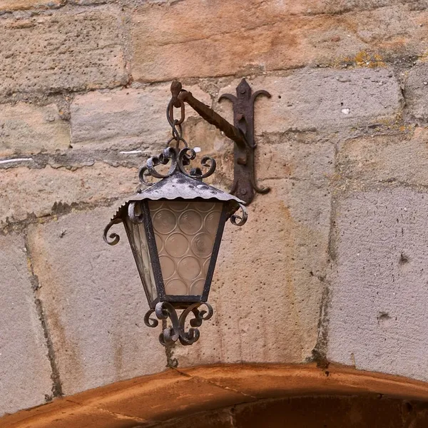 Trävägglampa senap grön Trävägglampa senap grön