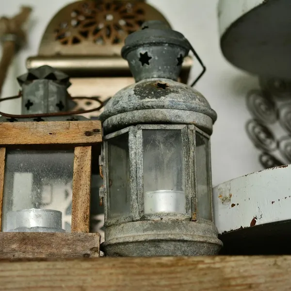 Trävägglampa